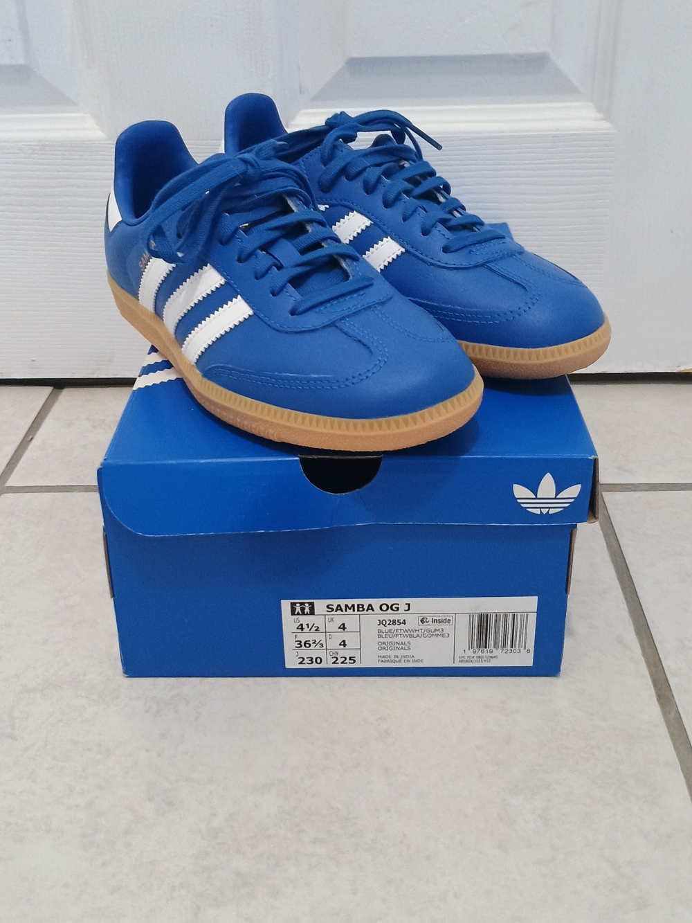 adidas Blue & White Classic Samba with Gum Sole 4.5 Y Women's 6